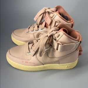 Nike Air Force 1 Shoes Womens Size 7 Pale Pink‎ Utility Sneakers High Top
